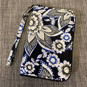 Vera Bradley Snow Lotus RFID Wristlet